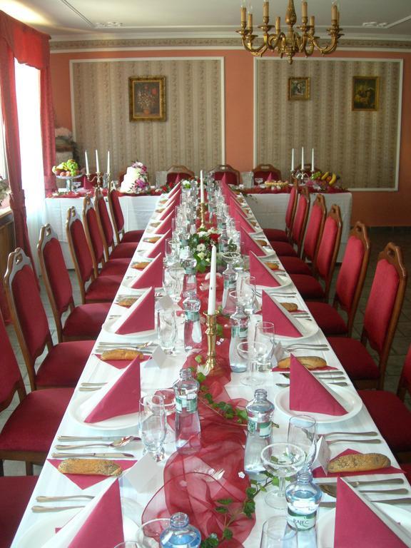 Železnice Penzion U Jindry מראה חיצוני תמונה